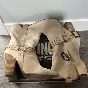 Womens cowboy boots from Dingo